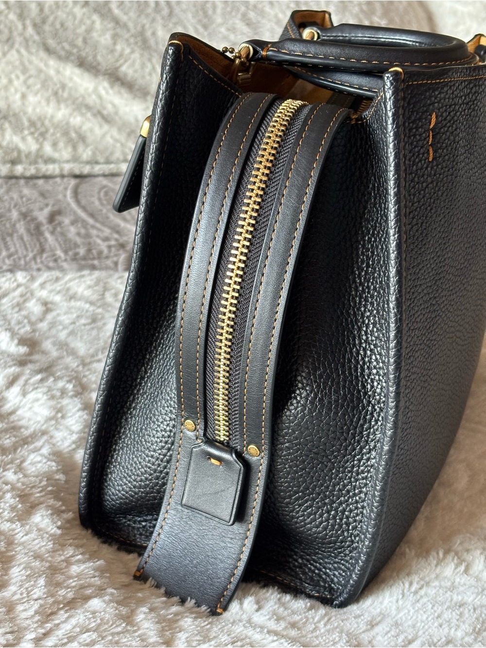 Coach 1941 Rogue 31 in Black/Gold - Picture 4 of 14